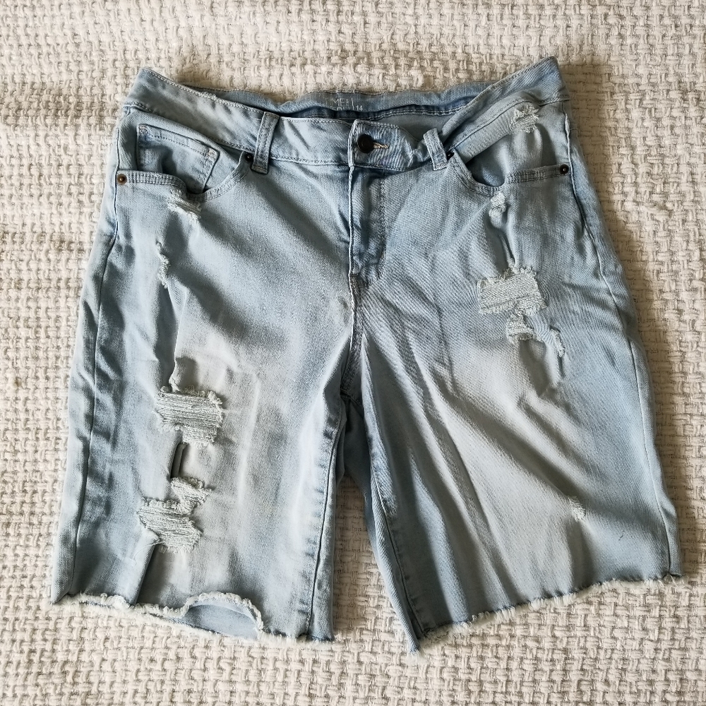 Light Bermuda Shorts